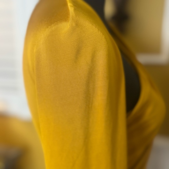 Asymmetric Ruched Long-Sleeve Jersey Top Elegant Mustard One-Shoulder Top SZ-10 - Picture 9 of 16